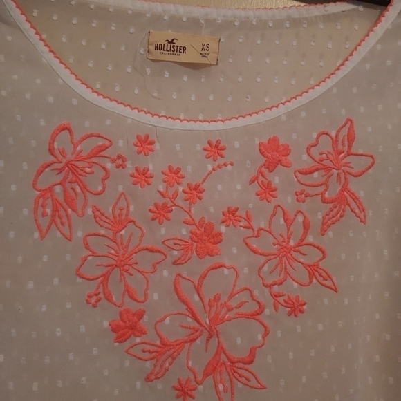 Hollister xs polka-dot white and pink top - Picture 3 of 7